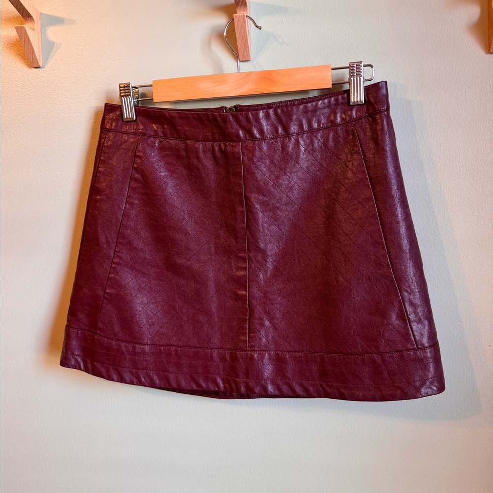 Jolt faux leather burgundy skirt